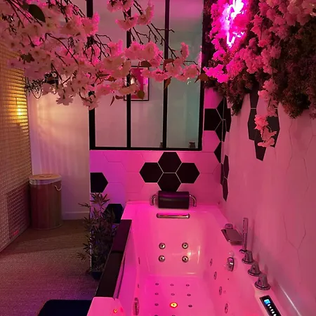 아파트 Suite Samourai - Balneo - 10 Min De La Plage Saint-Raphaël